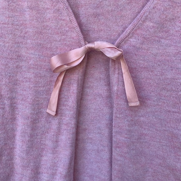 Women’s size medium, pink sweater, Gap body - Picture 2 of 4